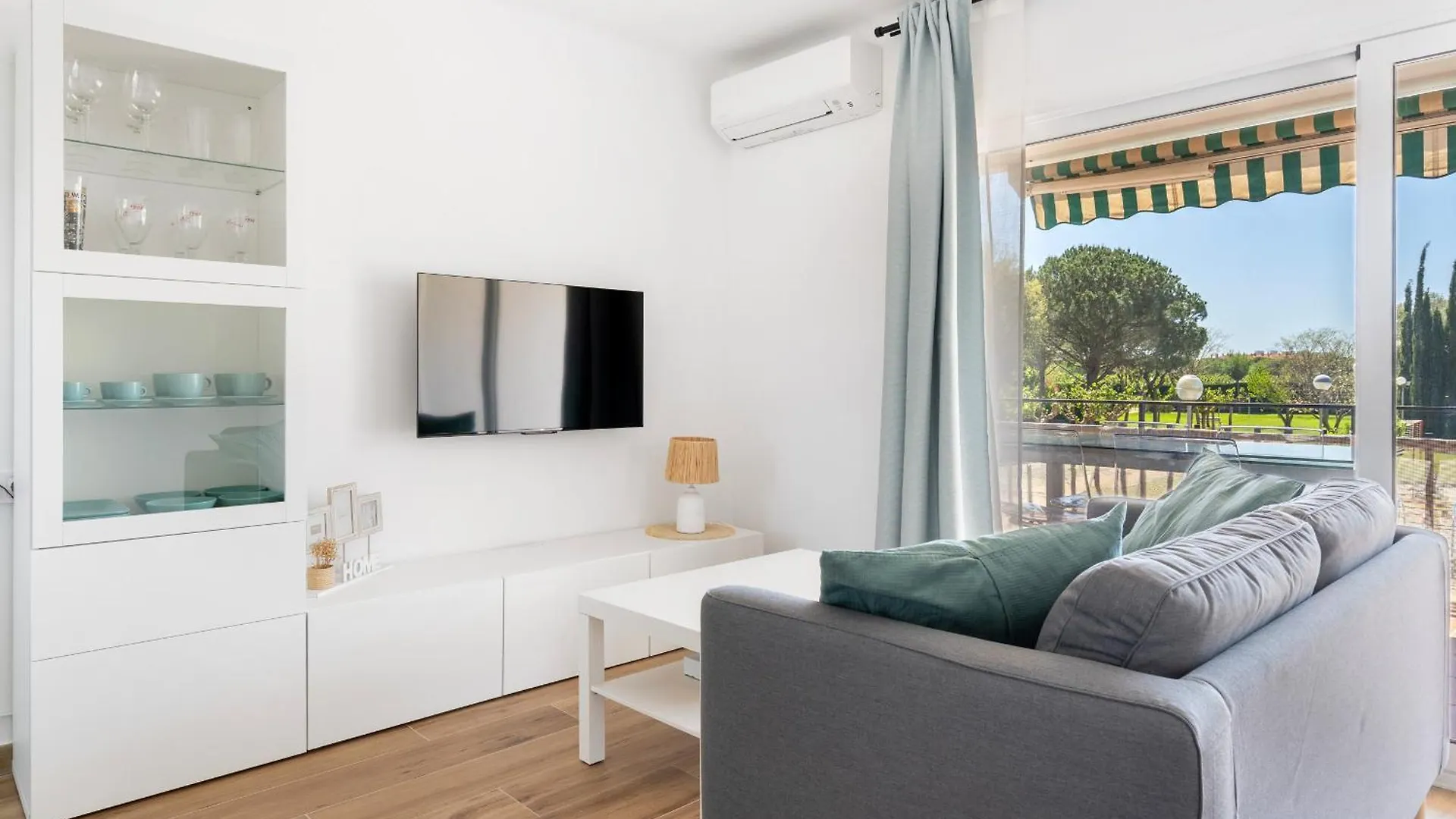 Welcs Apartamento 151 Pda Con Piscina カロンジェ 0*,