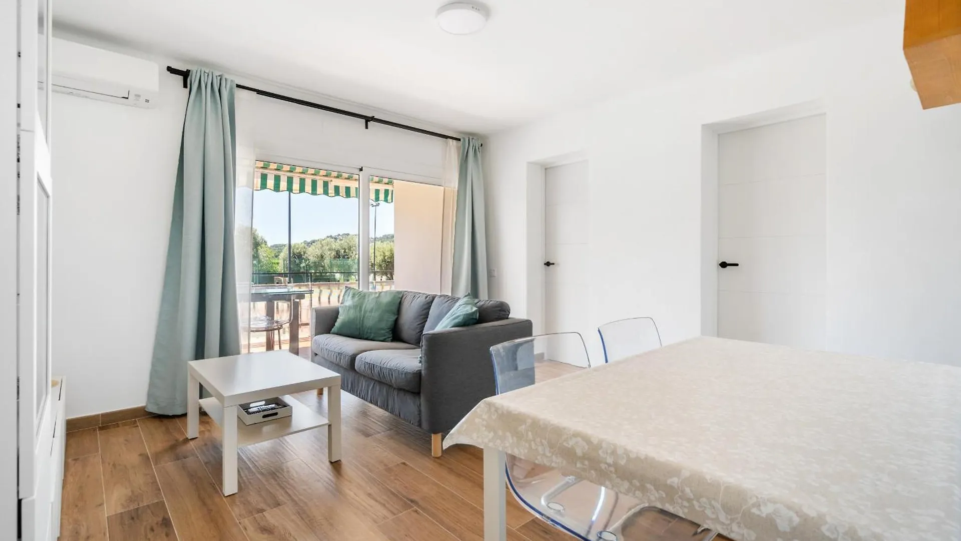 Welcs Apartamento 151 Pda Con Piscina カロンジェ